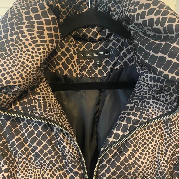 Women’s Via Spiga Down Filled Puffer Jacket 
Size Small - Picture 4 of 10